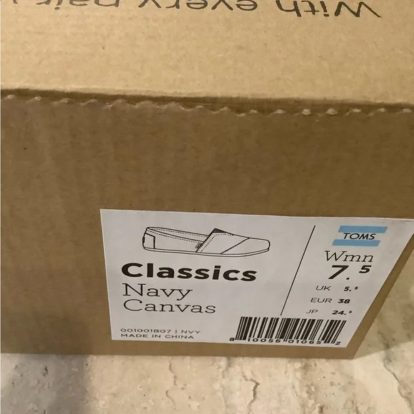 Toms Classic Navy Canvas Slip On Shoes, 7.5 - Picture 2 of 9